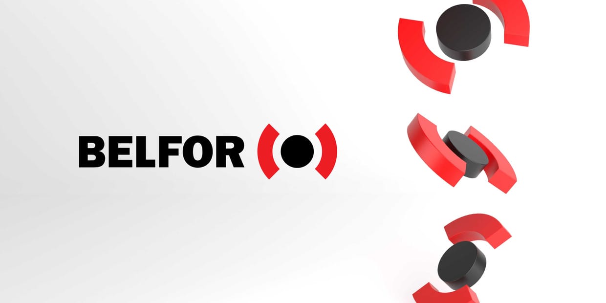 BELFOR Logo und weitere fliegende BELFOR Logos vor weißen Grund