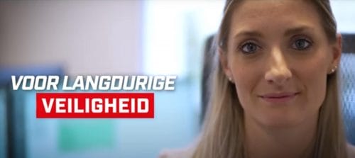 portrait d'une femme avec le slogan pour la sécurité à long terme