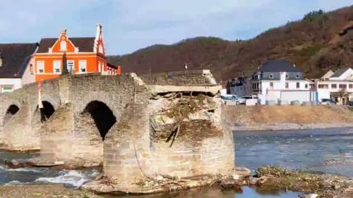 Flutschaden einer Brücke