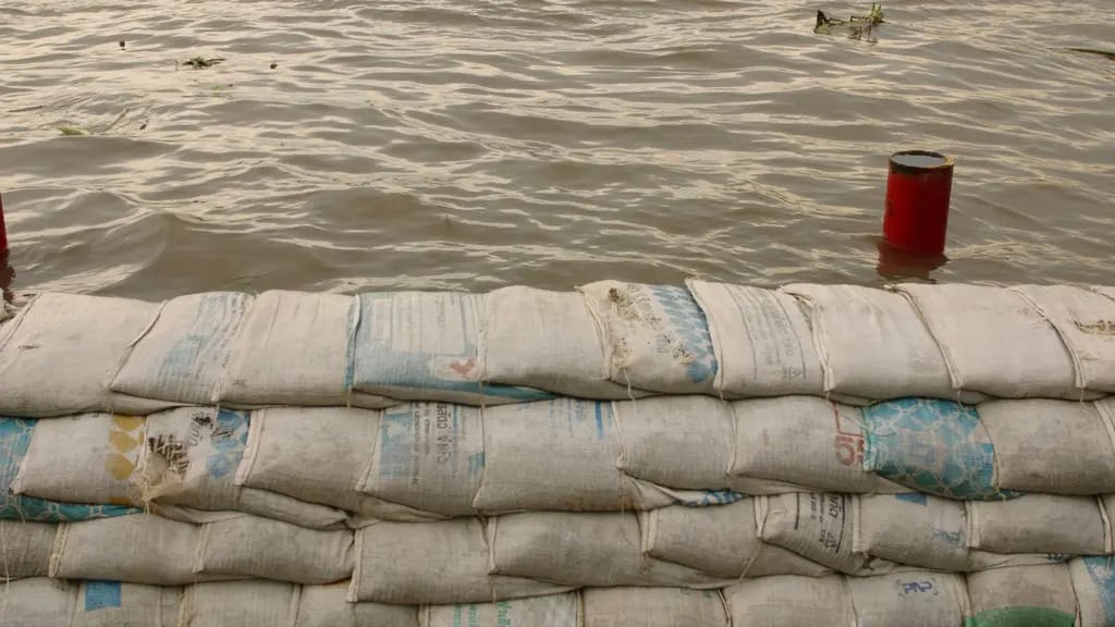 flood-proofing-your-commercial-property-what-actually-works-in-sea-1024x576.jpg-_1_