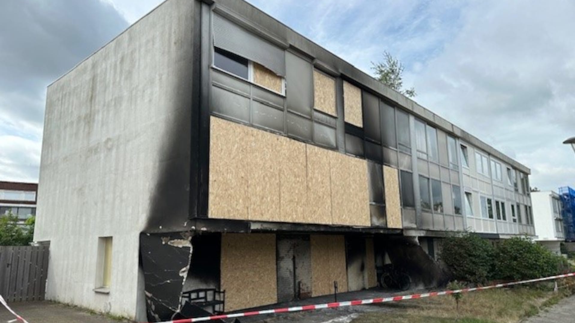 Foto van een flat na een brand