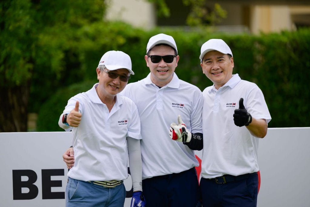 BELFOR Golf Day 25 thumbs up